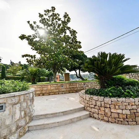 Hresc S 住宿加早餐酒店 4*