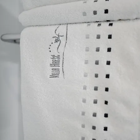 住宿加早餐酒店 Hresc S