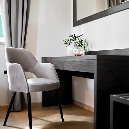 住宿加早餐酒店 Hresc S 4*