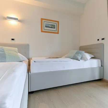 Hresc S 住宿加早餐酒店