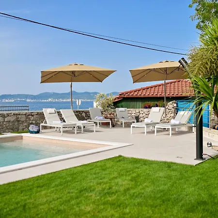 Hresc S 住宿加早餐酒店 扎达尔