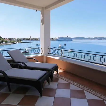 Hresc S Bed & Breakfast Zara