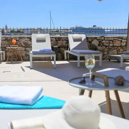 Hresc S Bed & Breakfast 4*