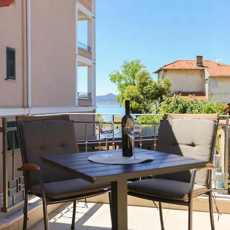 Hresc S Bed & Breakfast 4*