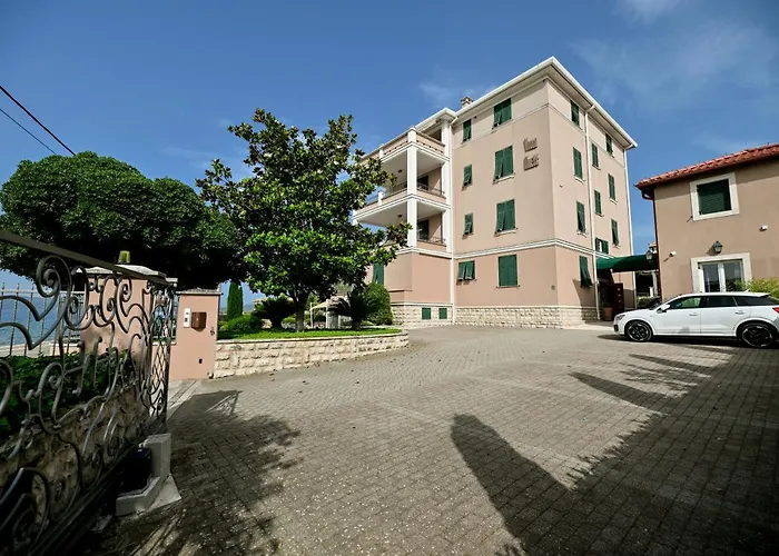 Bed & Breakfast Hresc S 4*