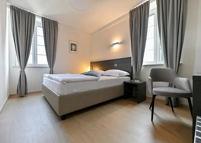 Couette-café Hresc S 4*